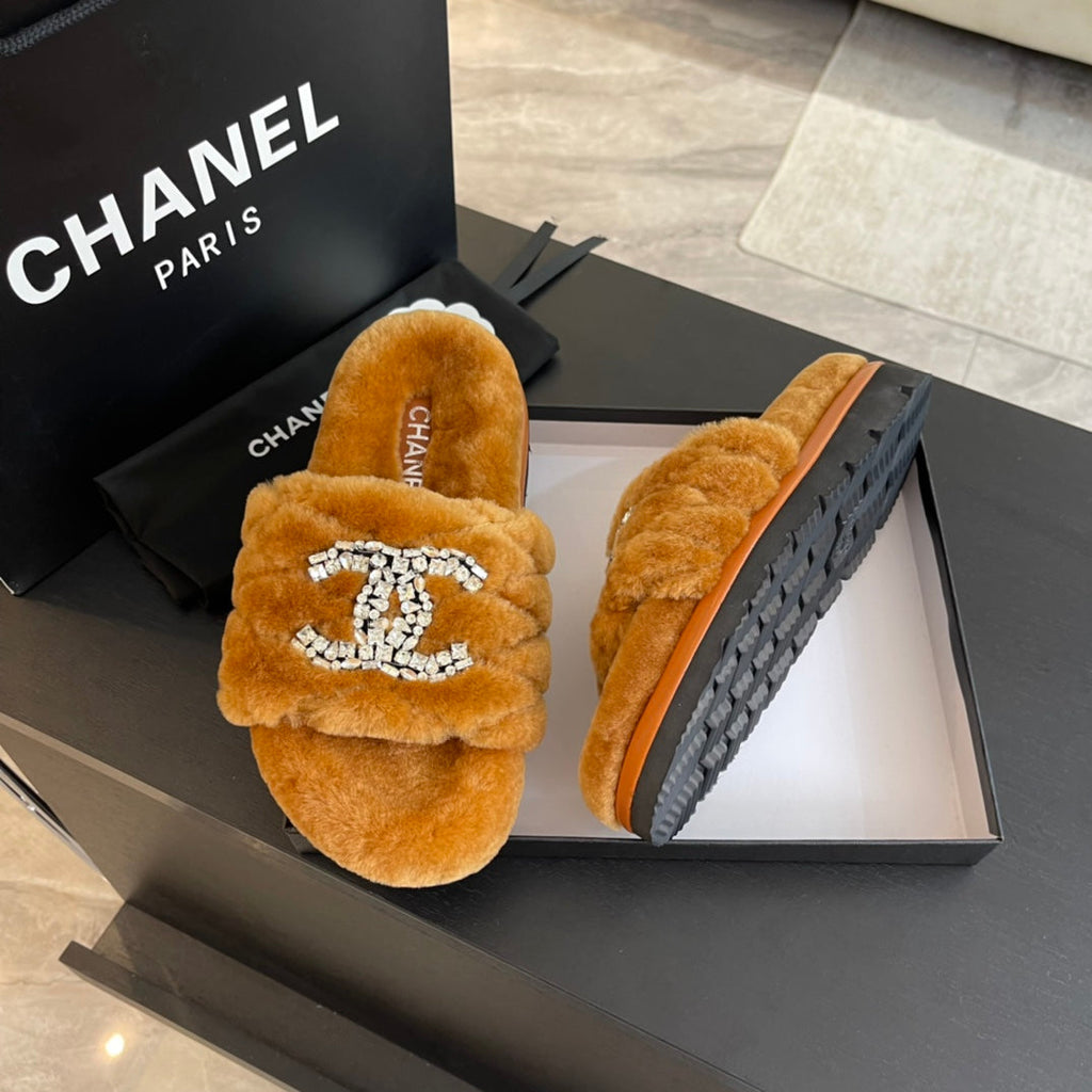CHANEL SLIPPERS IN SAFETY ORANGE FUR