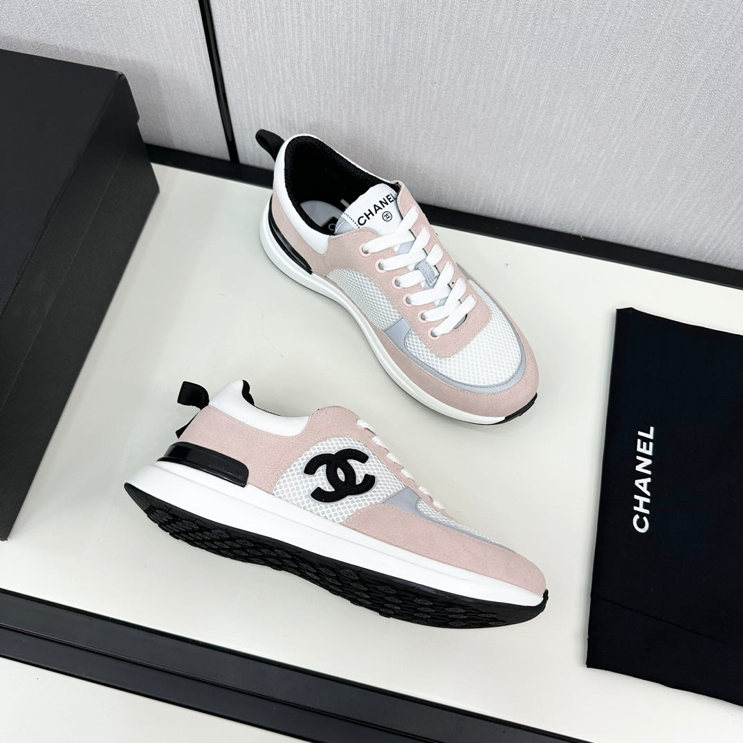 CHANEL SNEAKER IN LIGHT PINK SUEDE AND WHITE BREATHABLE MESH